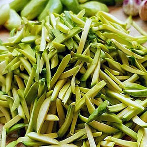 Golden Tips on slivered pistachio