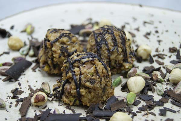 pistachio cookies with chocolate