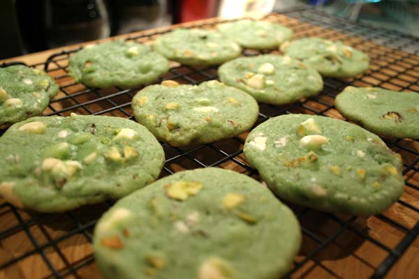 pistachio cookies dough